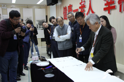 墨香浸潤(rùn)社區(qū) 名家引領(lǐng)藝術(shù)——書法家走進(jìn)青島社區(qū)開展文化交流活動(dòng)